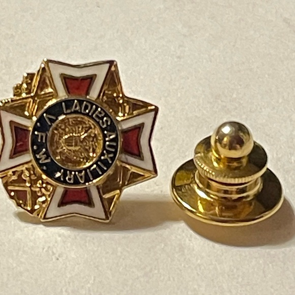Vintage VFW Ladies Auxiliary 10K Gold Yellow Enamel lapel pin - Picture 1 of 9